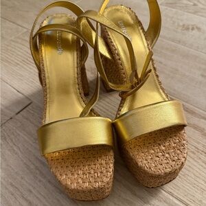 Larroude Dolly Verona In Gold Metallic Leather and Natural Raffia